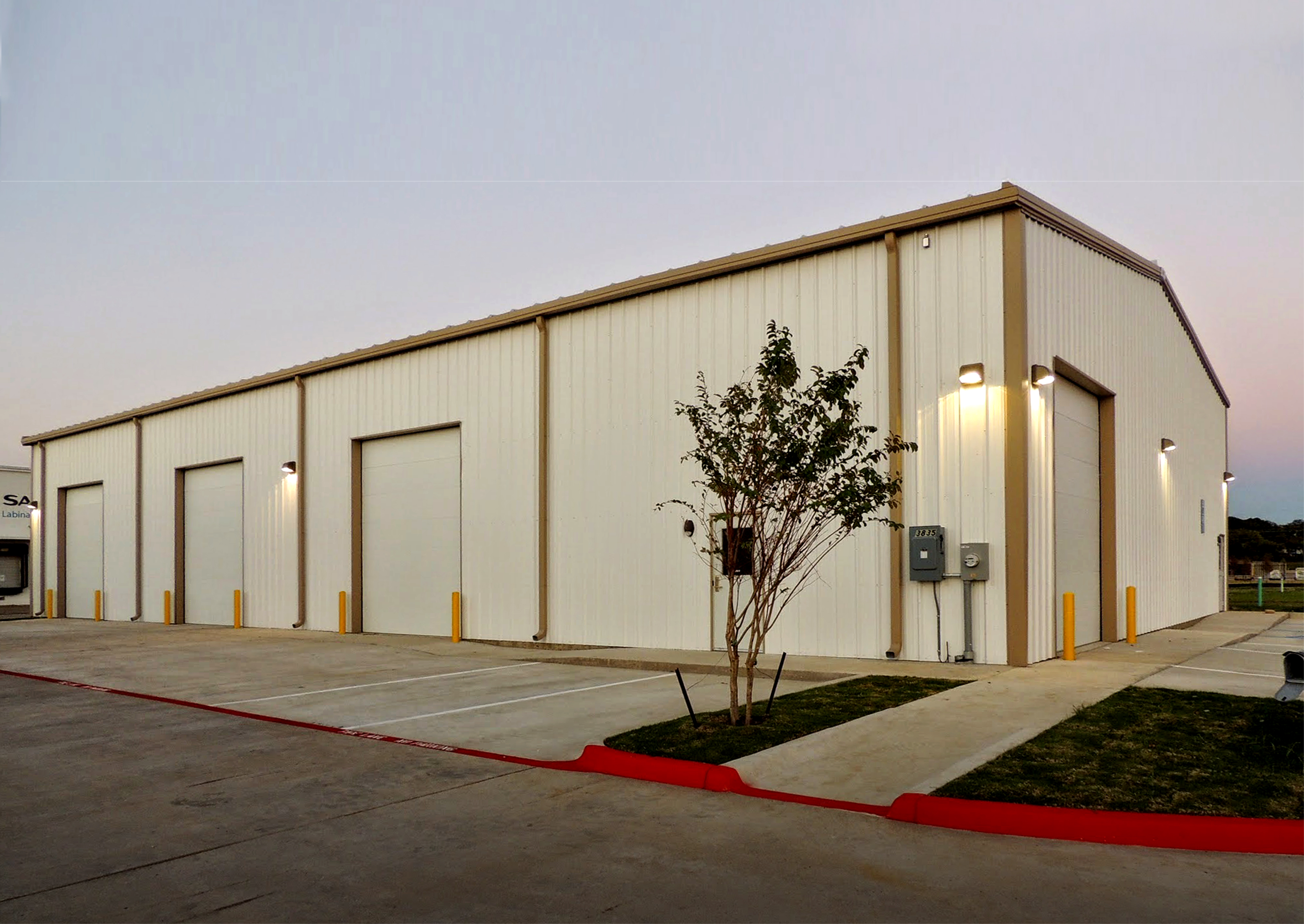 Photo of attractive RHINO metal building in an industrial park.